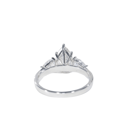 Mozi Charms custom VVS Moissanite Pear Engagement Ring