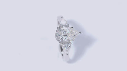 Mozi Charms custom VVS Moissanite Pear Engagement Ring